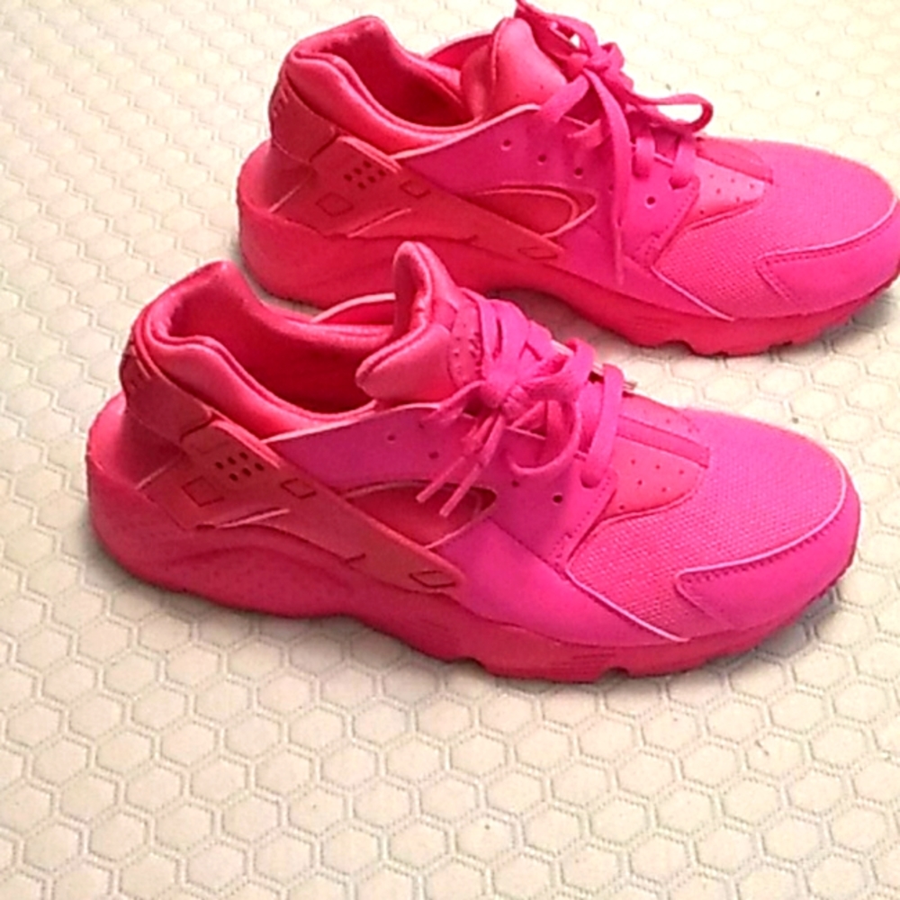 Brand new Hot pink Nike hurraches